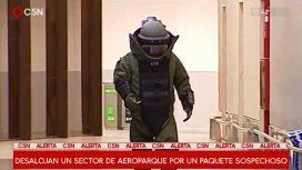 Desalojaron Aeroparque por un paquete sospechoso: era una bolsa con sábanas Desalojaron Aeroparque por un paquete sospechoso: era una bolsa con sábanas