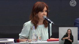 Cristina Kirchner en la contracumbre al G20: Los Hitler modernos acusan a los inmigrantes por la falta de trabajo Cristina Kirchner en la contracumbre al G20: Los Hitler modernos acusan a los inmigrantes por la falta de trabajo
