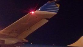 Celebraban el retiro de un piloto y chocó un avión de Aerolíneas contra un camión de bomberos Celebraban el retiro de un piloto y chocó un avión de Aerolíneas contra un camión de bomberos
