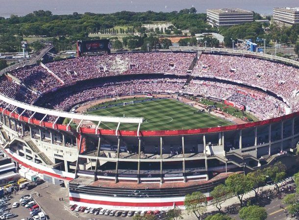 El estadio "Monumental", a pleno en la previa de la final contra Boca<br>