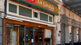Cierra la cafetería La Giralda Cierra la cafetería La Giralda