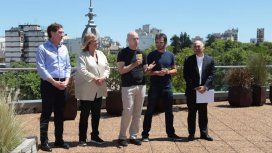 Horacio Rodríguez Larreta y el presidente del Instituto de Vivienda de la Ciudad (IVC), Juan Maquieyra, durante la presentación del programa en Parque Lezama. Horacio Rodríguez Larreta y el presidente del Instituto de Vivienda de la Ciudad (IVC), Juan Maquieyra, durante la presentación del programa en Parque Lezama.