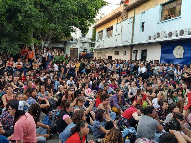 Las mujeres decidieron en asamblea un paro y una movilización para el miércoles