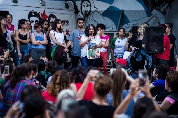 La mamá de Lucía Pérez participó de la asamblea