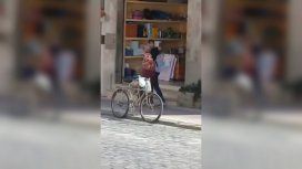 Bolsonaro felicitó a un policía que mató a un ladrón que tomó de rehén a una mujer de 83 años Bolsonaro felicitó a un policía que mató a un ladrón que tomó de rehén a una mujer de 83 años