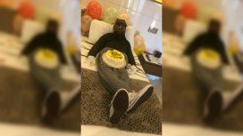 Innecesario: su hijo murió y en un hotel le hicieron un homenaje con un muñeco Innecesario: su hijo murió y en un hotel le hicieron un homenaje con un muñeco