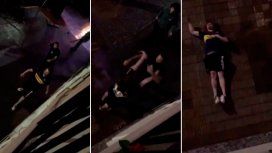 El brutal video de una agresión a un hincha de Boca que se viralizó por WhatsApp El brutal video de una agresión a un hincha de Boca que se viralizó por WhatsApp