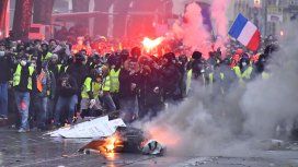 Dos personas murieron tras una nueva jornada de protesta de los chalecos amarillos en París Dos personas murieron tras una nueva jornada de protesta de los chalecos amarillos en París