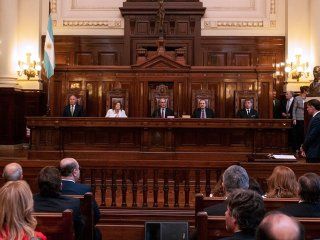 la corte tuvo que aclarar una obviedad y ordeno frenar la difusion de escuchas ilegales la corte tuvo que aclarar una obviedad y ordeno frenar la difusion de escuchas ilegales