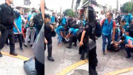 Tensión en Flores: la Policía detuvo a cuatro manteros e incautó un camión con mercadería Tensión en Flores: la Policía detuvo a cuatro manteros e incautó un camión con mercadería