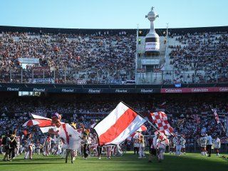 miles de hinchas ingresan al monumental para la megafiesta por la copa libertadores miles de hinchas ingresan al monumental para la megafiesta por la copa libertadores