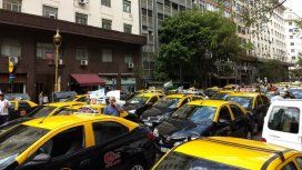Los taxistas protestan por Uber y cortan Juan B Justo y Álvarez Jonte Los taxistas protestan por Uber y cortan Juan B Justo y Álvarez Jonte
