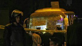 Explotó un micro turístico cerca de las pirámides de Giza en Egipto: al menos dos muertos Explotó un micro turístico cerca de las pirámides de Giza en Egipto: al menos dos muertos