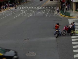 un motochorro le robo el celular a un ciclista, el lo persiguio con su bicicleta y lo detuvo un motochorro le robo el celular a un ciclista, el lo persiguio con su bicicleta y lo detuvo