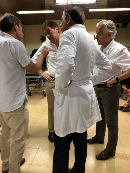 Diego Santilli en el Argerich interiorizándose sobre la salud del turista sueco<br>