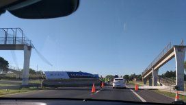 Un camión derribó un puente en la ruta 2 Un camión derribó un puente en la ruta 2