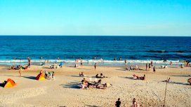 Conmoción en Uruguay: una persona murió por la bacteria de la playa Conmoción en Uruguay: una persona murió por la bacteria de la playa