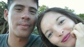 Ella le pidió que se fuera y él le prendió fuego la casa Ella le pidió que se fuera y él le prendió fuego la casa
