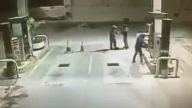 Un perro salvó a un hombre de ser asaltado en una estación de servicio Un perro salvó a un hombre de ser asaltado en una estación de servicio