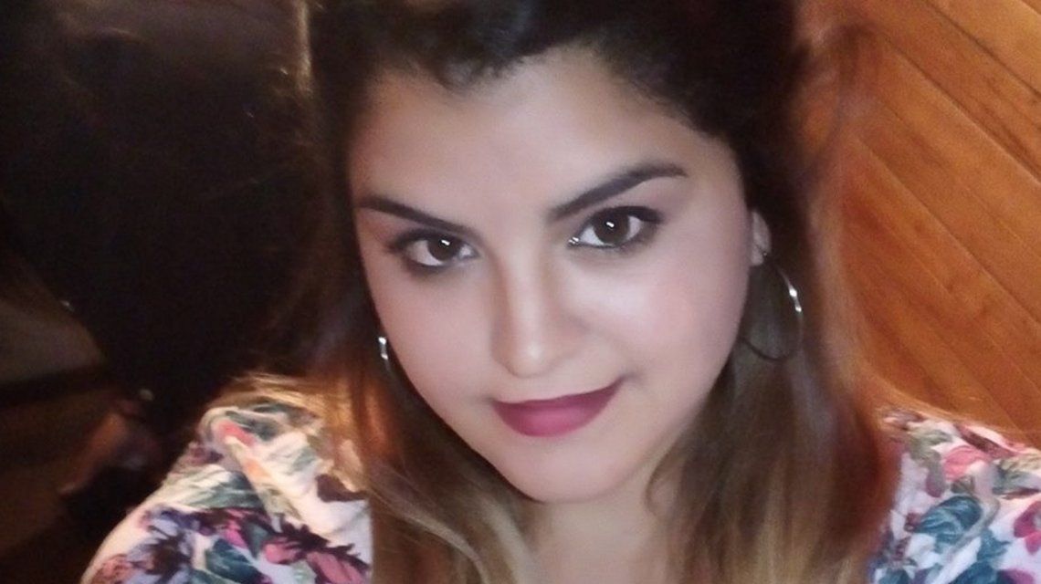 Se negó a enviar fotos en lencerÃa para un trabajo: Gorda acomplejada, le contestaron