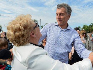 #lamarchadelosbanquitos, la protesta de los jubilados contra las politicas de macri #lamarchadelosbanquitos, la protesta de los jubilados contra las politicas de macri