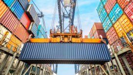 El déficit comercial se desplomó un 54% en 2018 por la recesión y la devaluación El déficit comercial se desplomó un 54% en 2018 por la recesión y la devaluación