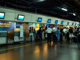 demoras en ezeiza y aeroparque por una asamblea de pilotos demoras en ezeiza y aeroparque por una asamblea de pilotos