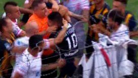 VIDEO: Ortigoza le pegó un pelotazo a un jugador y se armó la pelea en Huracán - Rosario Central VIDEO: Ortigoza le pegó un pelotazo a un jugador y se armó la pelea en Huracán - Rosario Central