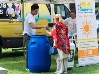 contra la agobiante ola de calor: llegan las postas de hidratacion a la ciudad contra la agobiante ola de calor: llegan las postas de hidratacion a la ciudad