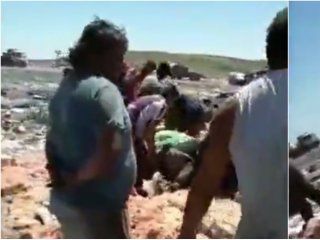 el drama de la pobreza en mar del plata: buscan pollos en mal estado en el basural el drama de la pobreza en mar del plata: buscan pollos en mal estado en el basural