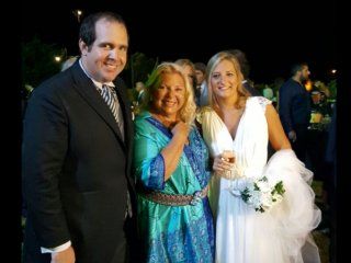 Elisa Carrió fue madrina de la boda de Lucila Lehmann y Luciano Bugallo Di Prinzio Elisa Carrió fue madrina de la boda de Lucila Lehmann y Luciano Bugallo Di Prinzio