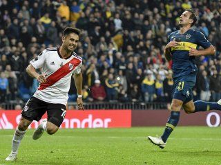 El Pity Martínez celebraba ante la impotencia de Izquierdoz El Pity Martínez celebraba ante la impotencia de Izquierdoz