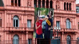 Los memes contra la Casa Rosada por su fallido homenaje del San Valentín Los memes contra la Casa Rosada por su fallido homenaje del San Valentín