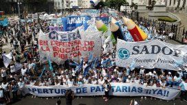 Los gremios docentes se reúnen con Finocchiaro y reclaman la convocatoria a la paritaria nacional Los gremios docentes se reúnen con Finocchiaro y reclaman la convocatoria a la paritaria nacional