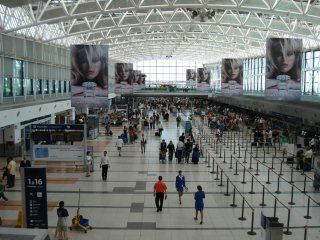 ezeiza: hubo demoras en vuelos de latam por una asamblea de upsa ezeiza: hubo demoras en vuelos de latam por una asamblea de upsa