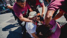 La prensa en la mira: la policía reprimió y detuvo a periodistas en el cuadernazo La prensa en la mira: la policía reprimió y detuvo a periodistas en el cuadernazo