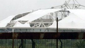 El techo del Estadio Único de La Plata quedó arruinado por el temporal El techo del Estadio Único de La Plata quedó arruinado por el temporal