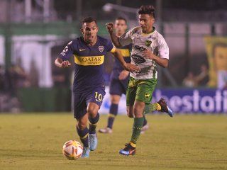 Carlos Tevez marcó el único gol del partido Carlos Tevez marcó el único gol del partido