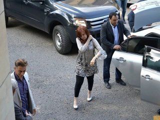 confirmaron el procesamiento de cristina kirchner por apropiarse de documentos historicos confirmaron el procesamiento de cristina kirchner por apropiarse de documentos historicos