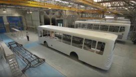 Cerró el mayor fabricante de colectivos y despidió a sus 600 trabajadores Cerró el mayor fabricante de colectivos y despidió a sus 600 trabajadores
