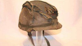 Un comprador anónimo pagó el precio por el casco del ex combatiente de Malvinas Un comprador anónimo pagó el precio por el casco del ex combatiente de Malvinas