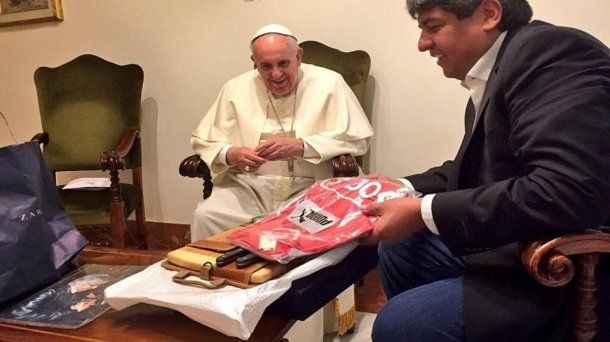 

<p>Pablo Moyano junto al papa Francisco</p>
<p>