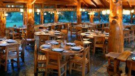 Un turista brasileño murió atragantado con un pedazo de pollo en un restaurante de Bariloche Un turista brasileño murió atragantado con un pedazo de pollo en un restaurante de Bariloche