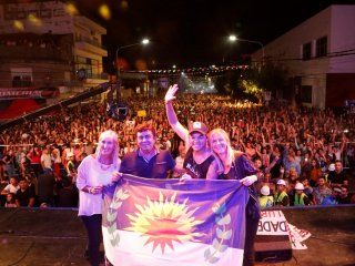mas de 800 mil personas vibraron con la fiesta popular de los carnavales de la alegria en la matanza mas de 800 mil personas vibraron con la fiesta popular de los carnavales de la alegria en la matanza