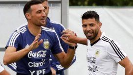 Lionel Scaloni y Sergio Kun Agüero Lionel Scaloni y Sergio Kun Agüero