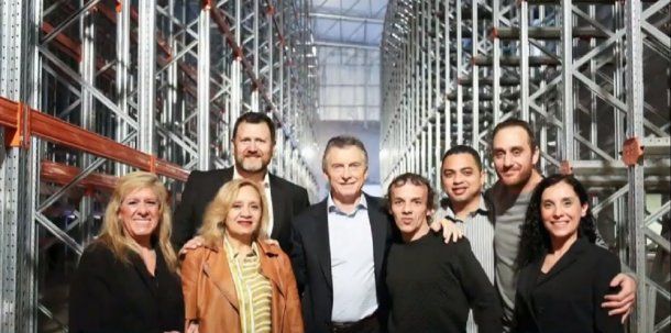 Mauricio Macri en su visita a Norughi<br>