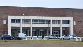 Separaron a dos policías por la fuga de un preso encadenado en un hospital Separaron a dos policías por la fuga de un preso encadenado en un hospital