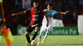 Colón sorprende a Racing en el Cementerio de los Elefantes Colón sorprende a Racing en el Cementerio de los Elefantes