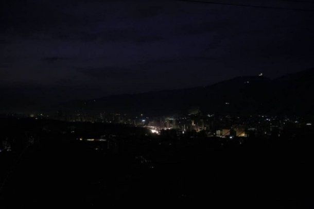 Blackout in Caracas - Credit: @jguaido