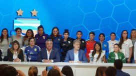 Chiqui Tapia y Sergio Marchi encabezaron la presentación Chiqui Tapia y Sergio Marchi encabezaron la presentación